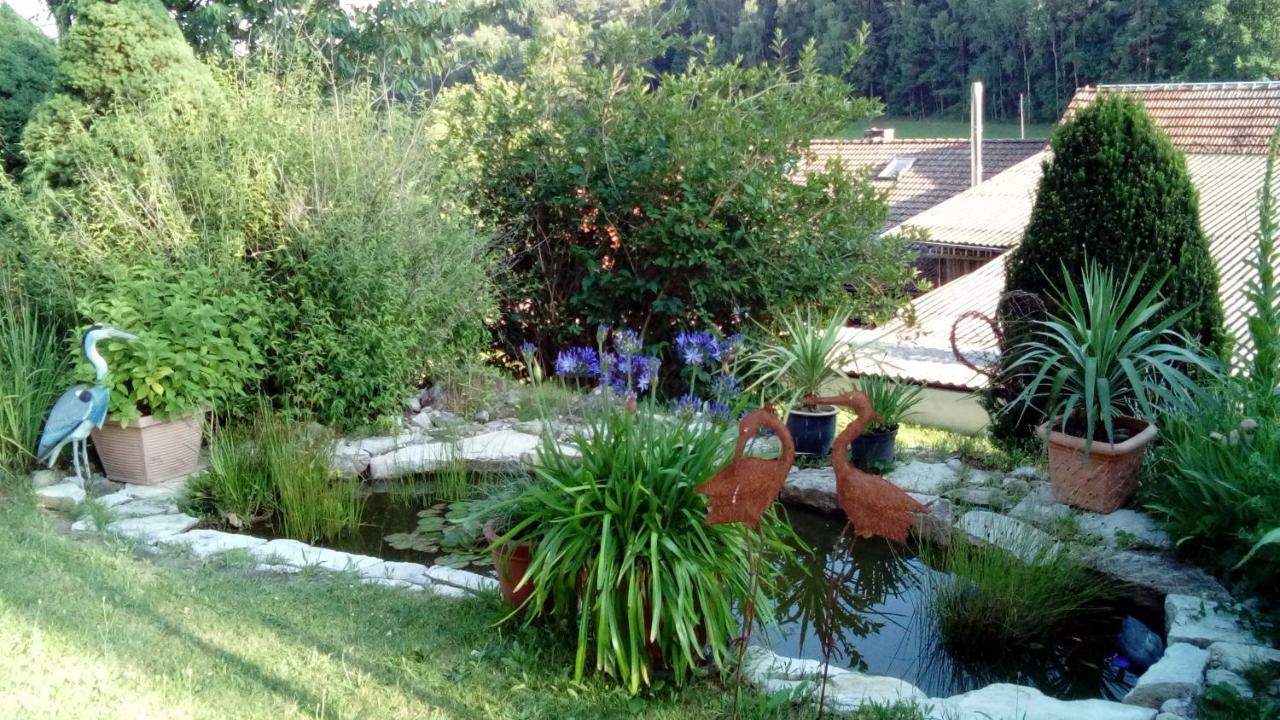 Apartment Mit Gartenblick Eckersdorf ภายนอก รูปภาพ